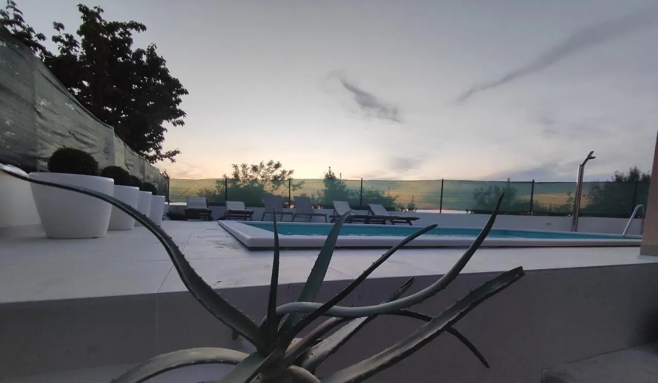 Aisha Apartment Brtonigla Croatia