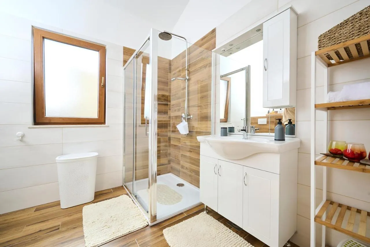 Aisha Apartment Brtonigla Croatia